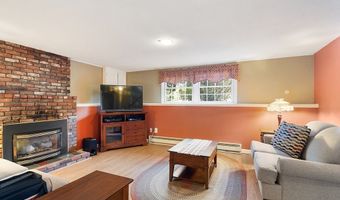 8 Brookdale Cir, Billerica, MA 01821