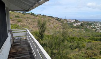 1609 A Iwi Way B, Honolulu, HI 96816