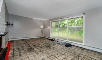 61 Barry Rd, Worcester, MA 01609