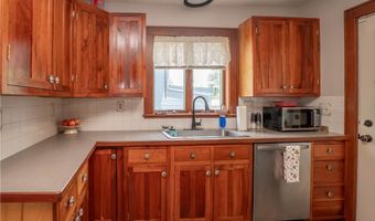 2116 Newton St, Akron, OH 44305
