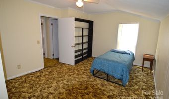 1108 Pine Hill Rd, Asheboro, NC 27205
