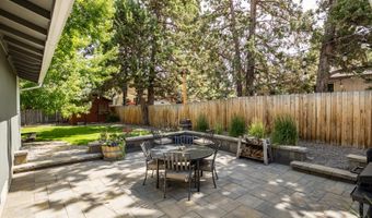 742 SE Sun Ln, Bend, OR 97702