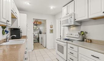 400 Ulman Ave, Bay St. Louis, MS 39520