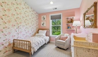21 Brentwood Cir, Danbury, CT 06810