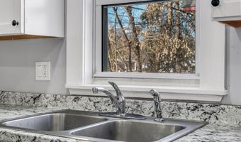 327 Essex St, Bangor, ME 04401