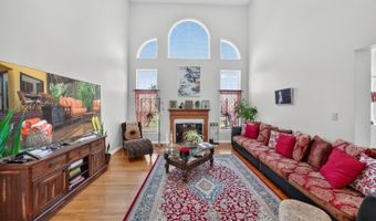 3 Surrey Way, Alexandria Twp., NJ 08867