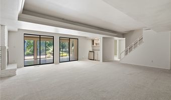 483 Concord Downs Ln, Aurora, OH 44202