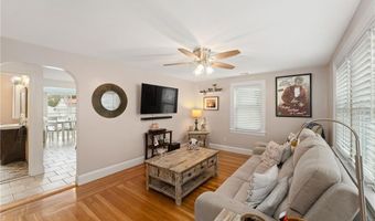 32 Waterman Ave, Johnston, RI 02919