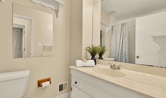 8221 DOCTOR CRAIK Ct, Alexandria, VA 22306