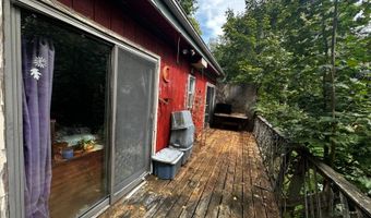 8 Shawondasee Rd, Alloway, NJ 07422