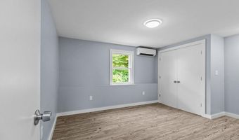132 Maple Ave, Middletown, RI 02842
