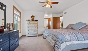 5709 Oak Crest Hill Rd SE, Riverside, IA 52327