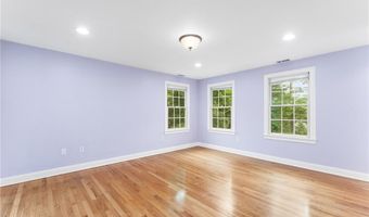 20 Wheelock Ave, Cranston, RI 02920