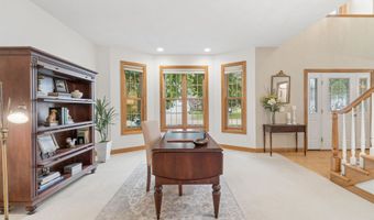 208 E APPLE CREEK Rd, Appleton, WI 54913