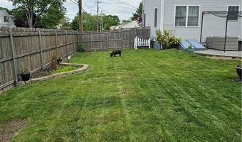 3 Bank St, Cranston, RI 02920