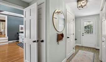 18 Hawk Dr, Bedford, NH 03110