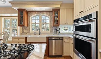12581 Dover Dr, Apple Valley, MN 55124
