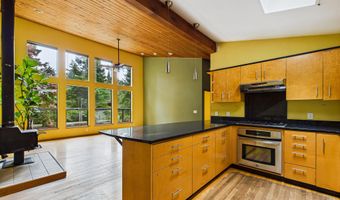 2828 Buttermilk Ln, Arcata, CA 95521