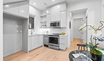 609 SW 4th St, Bentonville, AR 72712