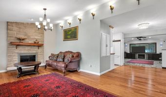 157 Romine Cir, Ballwin, MO 63011