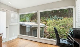 1118 N Beverly Glen Blvd, Los Angeles, CA 90077