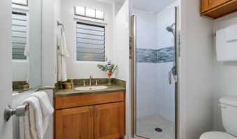 2957 Kalakaua Ave 102, Honolulu, HI 96815