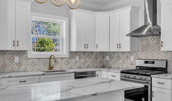 512 Seaman Ave, Beachwood, NJ 08722