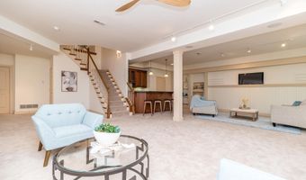 5812 HICKORY HOLLOW Ln, Doylestown, PA 18902