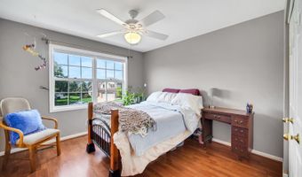 5 Lancaster Ct, Algonquin, IL 60102