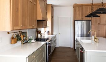 1753 Karnis Dr NW, Alexandria, MN 56308