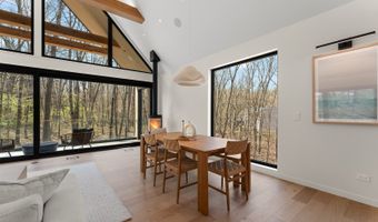 111 E Neptune Ave, Beverly Shores, IN 46301