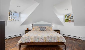 75 Pelham St C, Newport, RI 02840