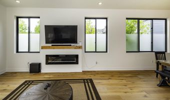 1858 Upland Dr, Ann Arbor, MI 48105