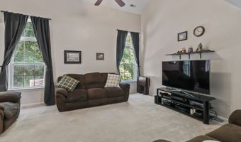 8320 Lake Tree Ln, Indianapolis, IN 46217