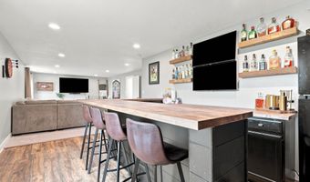 1812 Roebling Rd, Adel, IA 50003