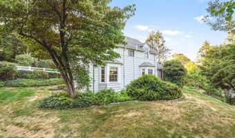 35 Lakewood Cir N, Manchester, CT 06040