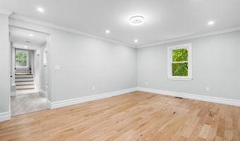 28 Spruce Mountain Rd, Danbury, CT 06810