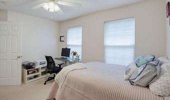 10 WHIRLAWAY Dr, Bear, DE 19701