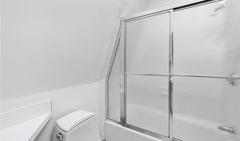 66 Webster St 9, Newport, RI 02840