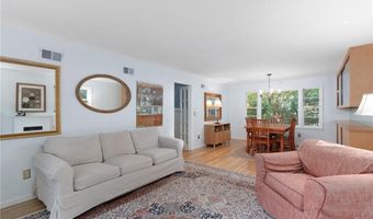 1 Gladridge Dr, East Greenwich, RI 02818