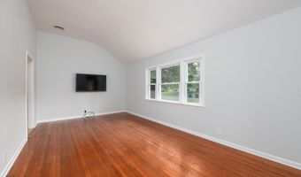 35 Fairview Dr, Middletown, NJ 07748