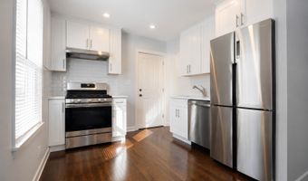 180 Dupont Pl, Bridgeport, CT 06611