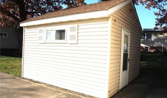 1802 10th Pl NE, Austin, MN 55912