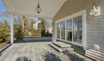 1 Knowlton Ct, Bristol, RI 02809