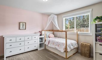742 SE Sun Ln, Bend, OR 97702