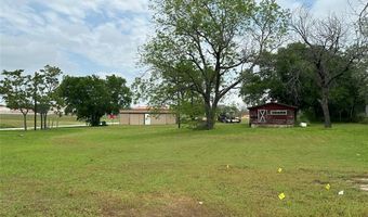 305 Eighth St, Hico, TX 76457