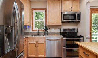 104 GROH Ln, Annapolis, MD 21403