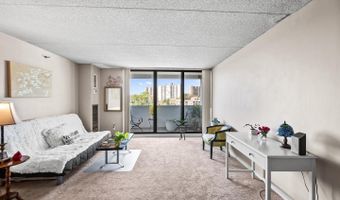 5911 EDSALL Rd 608, Alexandria, VA 22304