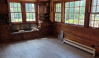 31 S Emerson Ave, Amity Harbor, NY 11701