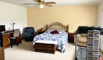 1056 Deertrail Ct, Antioch, IL 60002